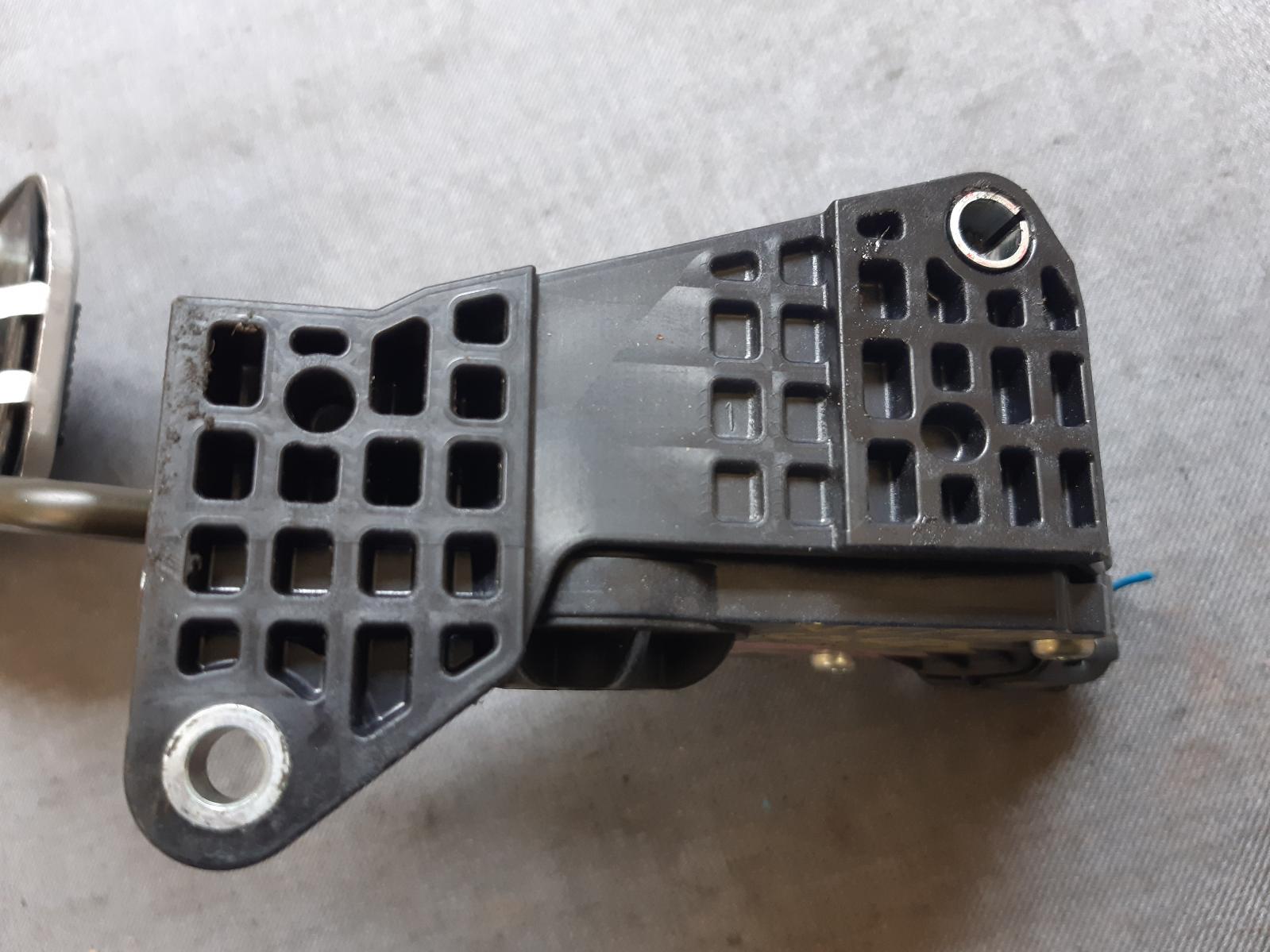 2005 TOYOTA RACTIS Pedal Assembly Contact us for Photo