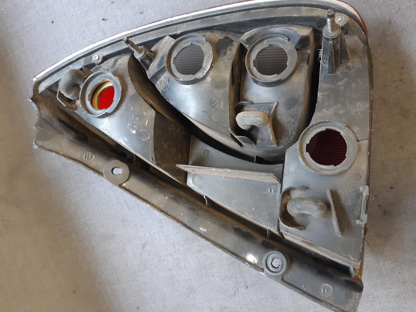 1999 DAEWOO NUBIRA Left Taillight Contact us for Photo