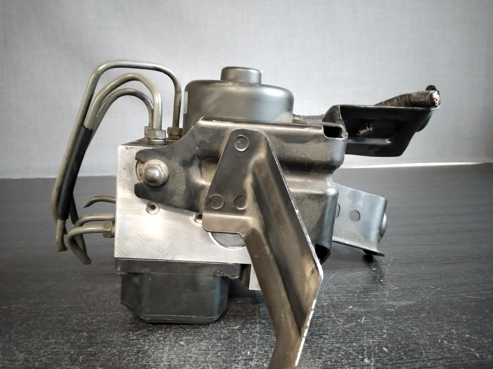 2004 TOYOTA ESTIMA Abs Pump/Modulator Contact us for Photo