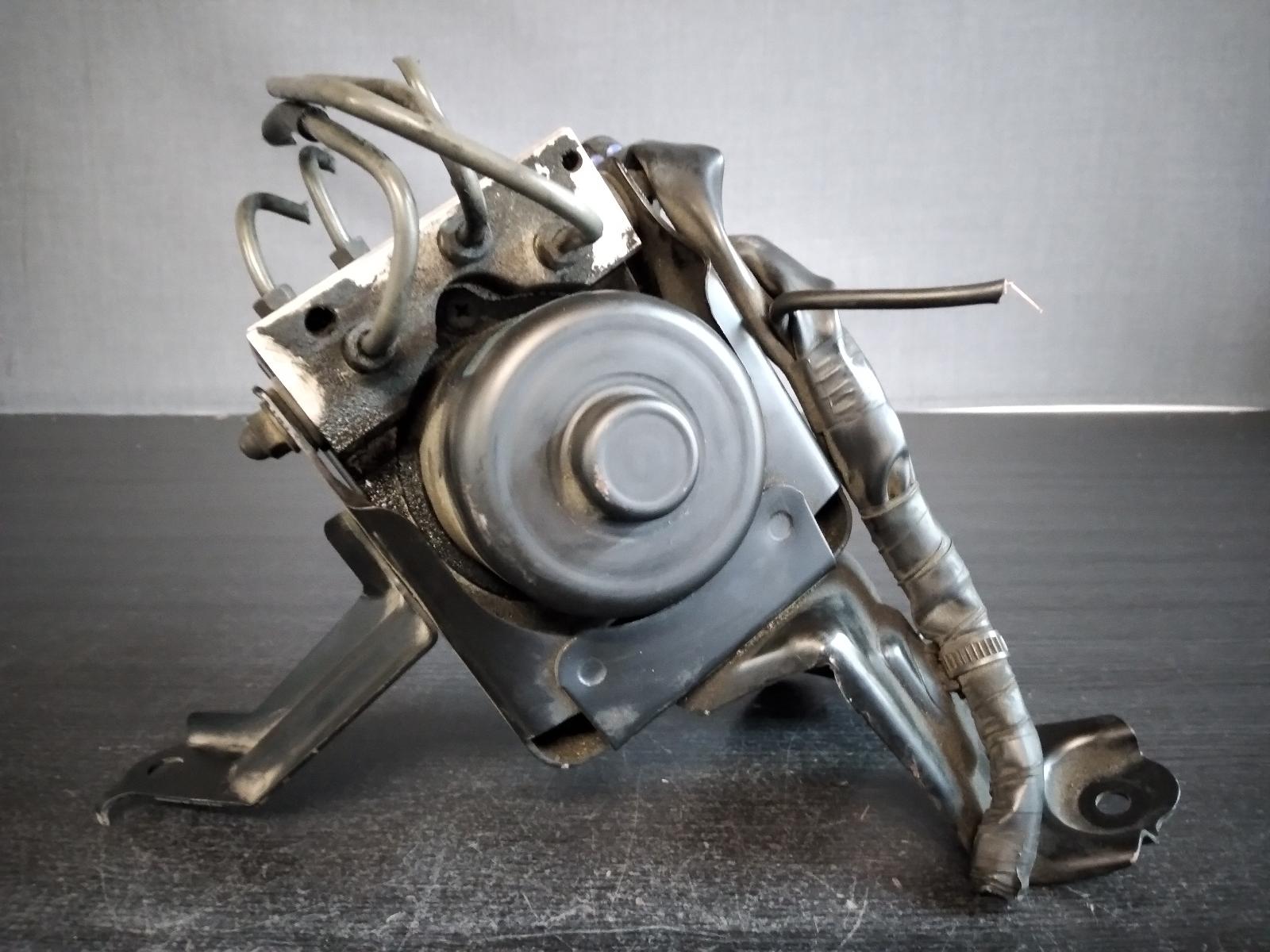 2004 TOYOTA ESTIMA Abs Pump/Modulator Contact us for Photo